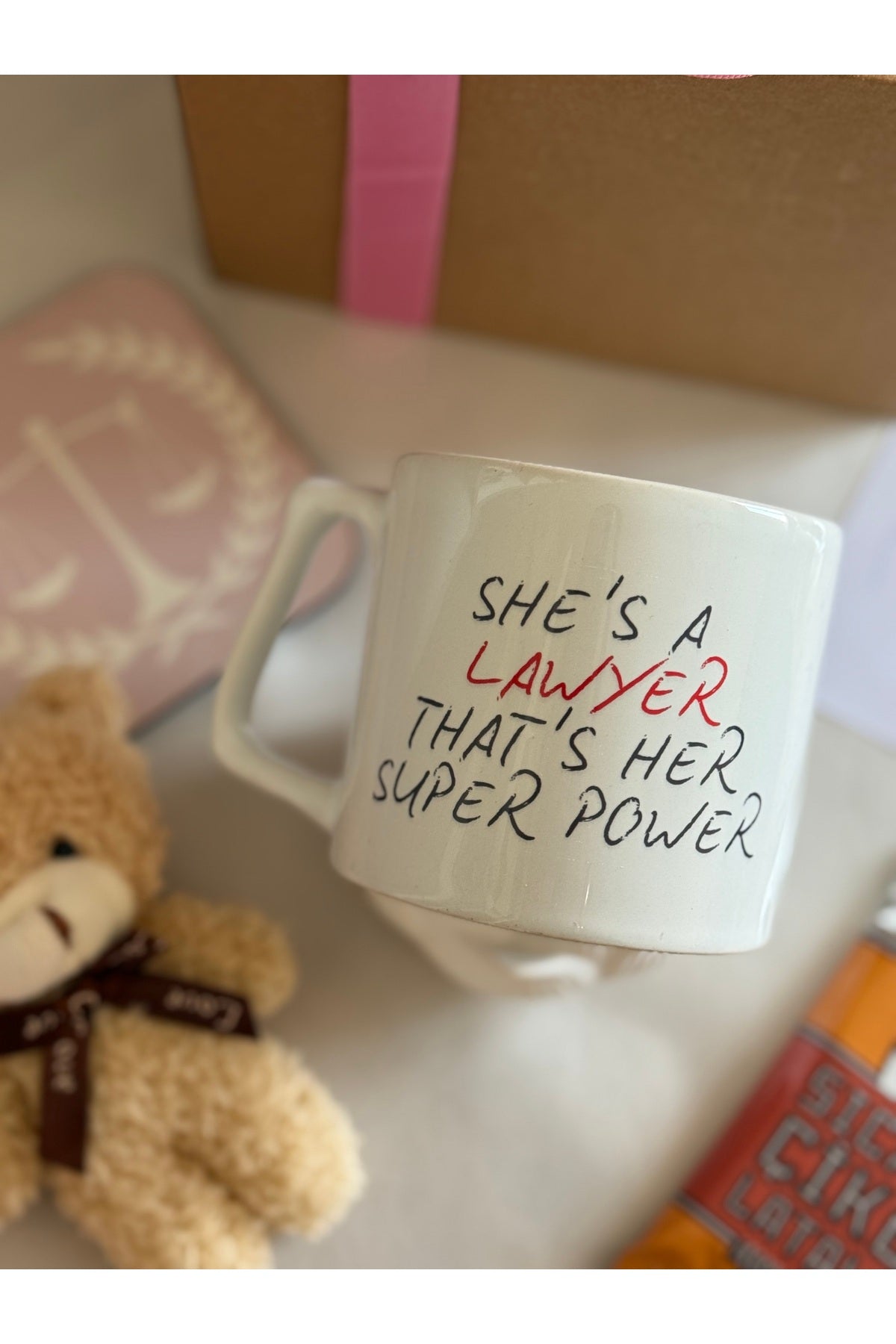 She’s a Lawyer Hediye Seti – Avukata Şık & Trend Kupa + Sürprizler 💖⚖️