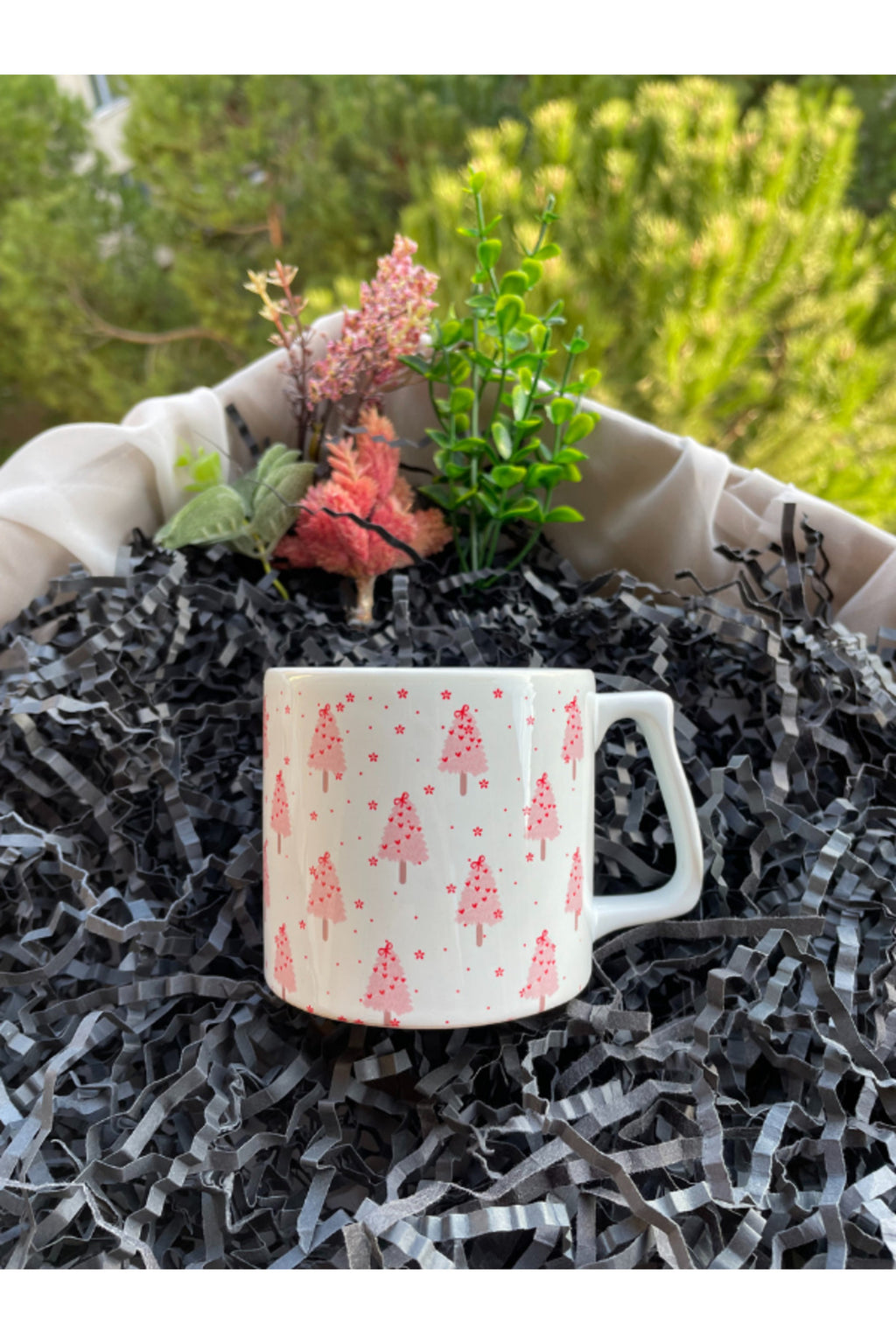 Pembe Yılbaşı Ağacı Desenli Seramik Kupa Yılbaşı Hediyesi Hediye Fikri