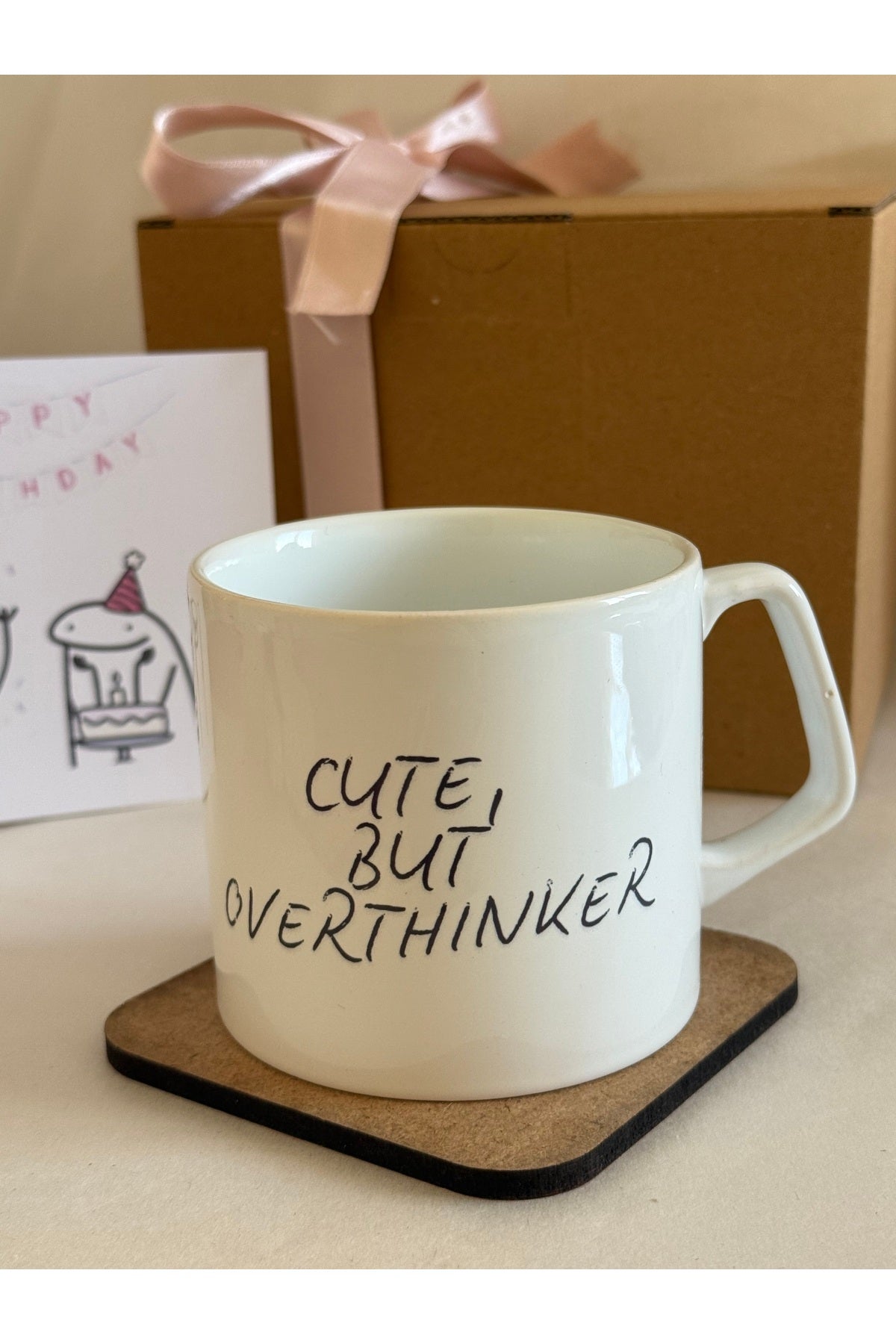 Cute But Overthinker Kupa – Ofise Tatlı & Minimal Hediye ☕💭