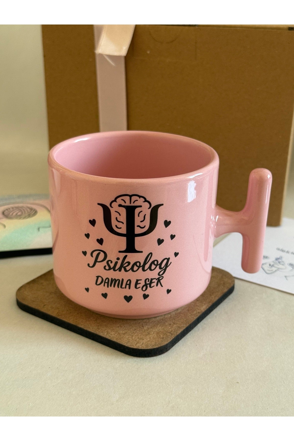 Kadın Psikologlara Özel İsimli Pembe Kupa – Şık & Anlamlı Hediye 🧠💖