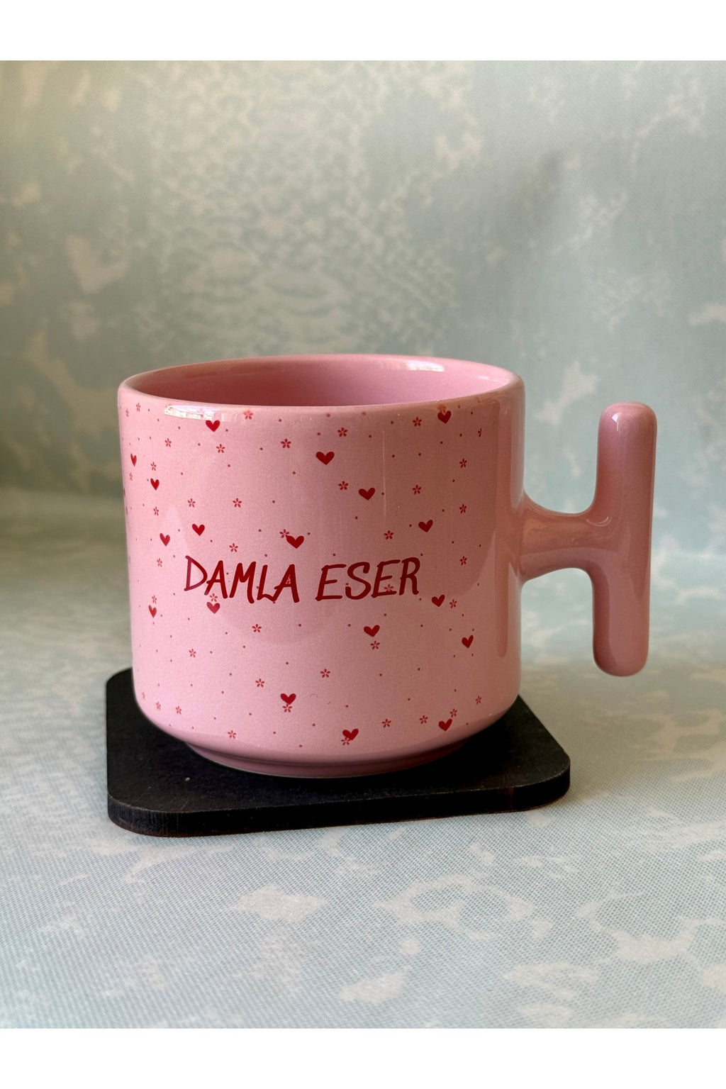 İsme Özel Pastel Pembe Kalpli Kupa – Kişiye Özel Şık Hediye 💖
