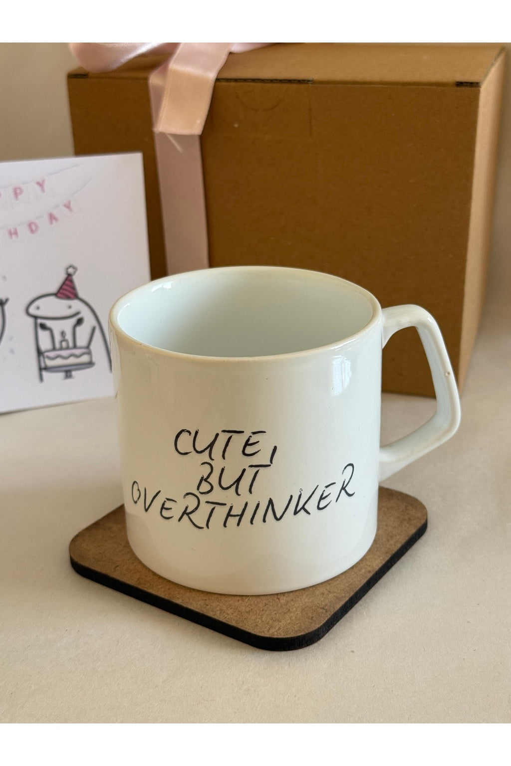 Cute But Overthinker Kupa – Ofise Tatlı & Minimal Hediye ☕💭