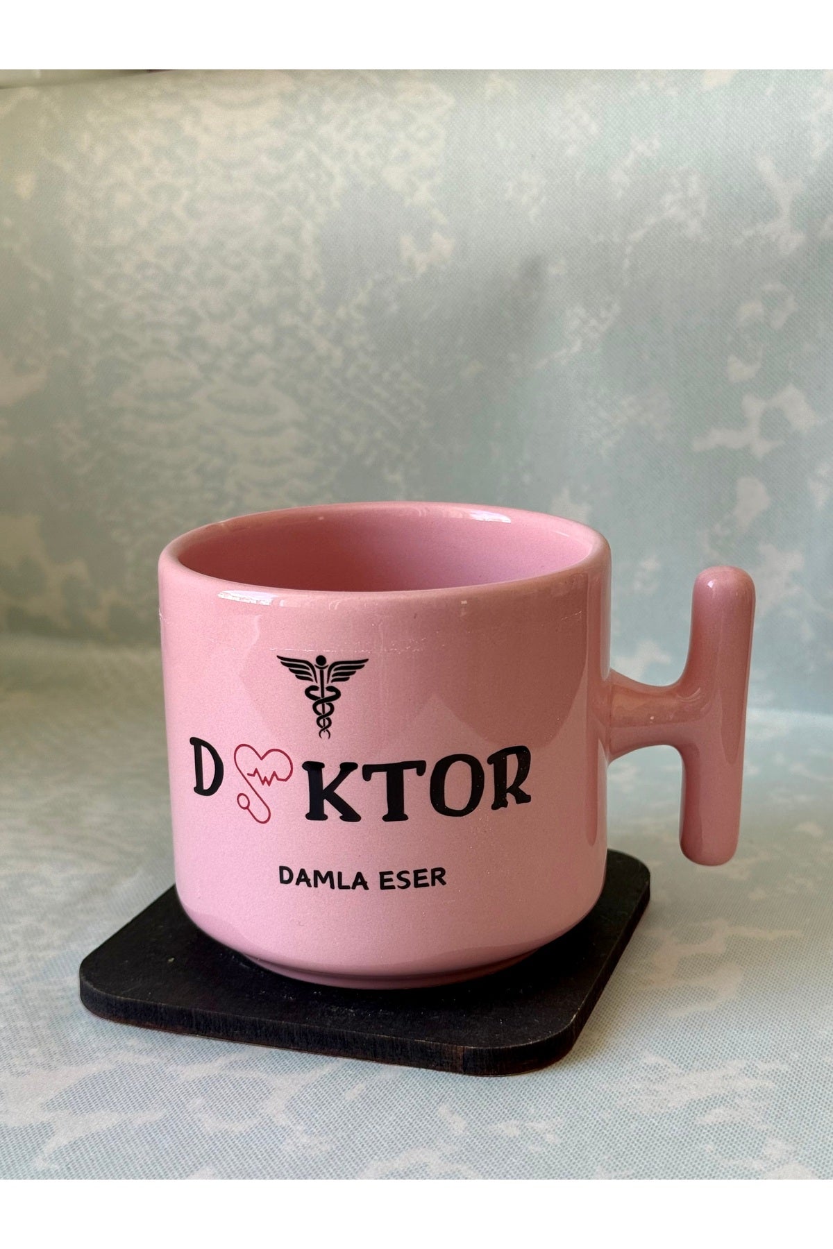 Doktora Özel İsimli Kupa – Kişiye Özel Şık & Anlamlı Hediye 🩺☕