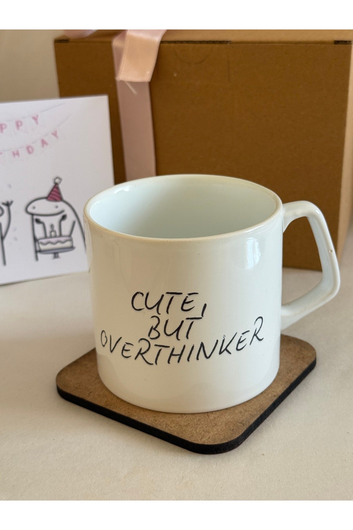 Cute But Overthinker Kupa – Ofise Tatlı & Minimal Hediye ☕💭
