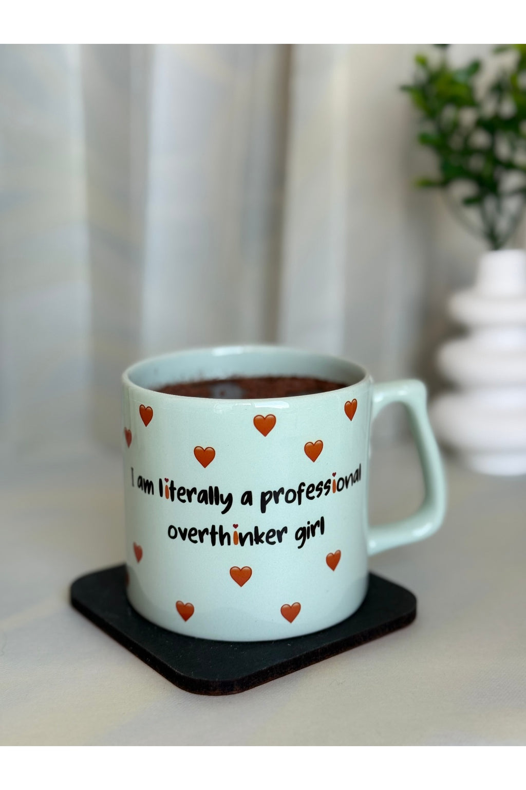 Aşırı Düşünenler Kulübü ☕ Overthinker Yazılı Kupa – Mizahi Hediye 🎁